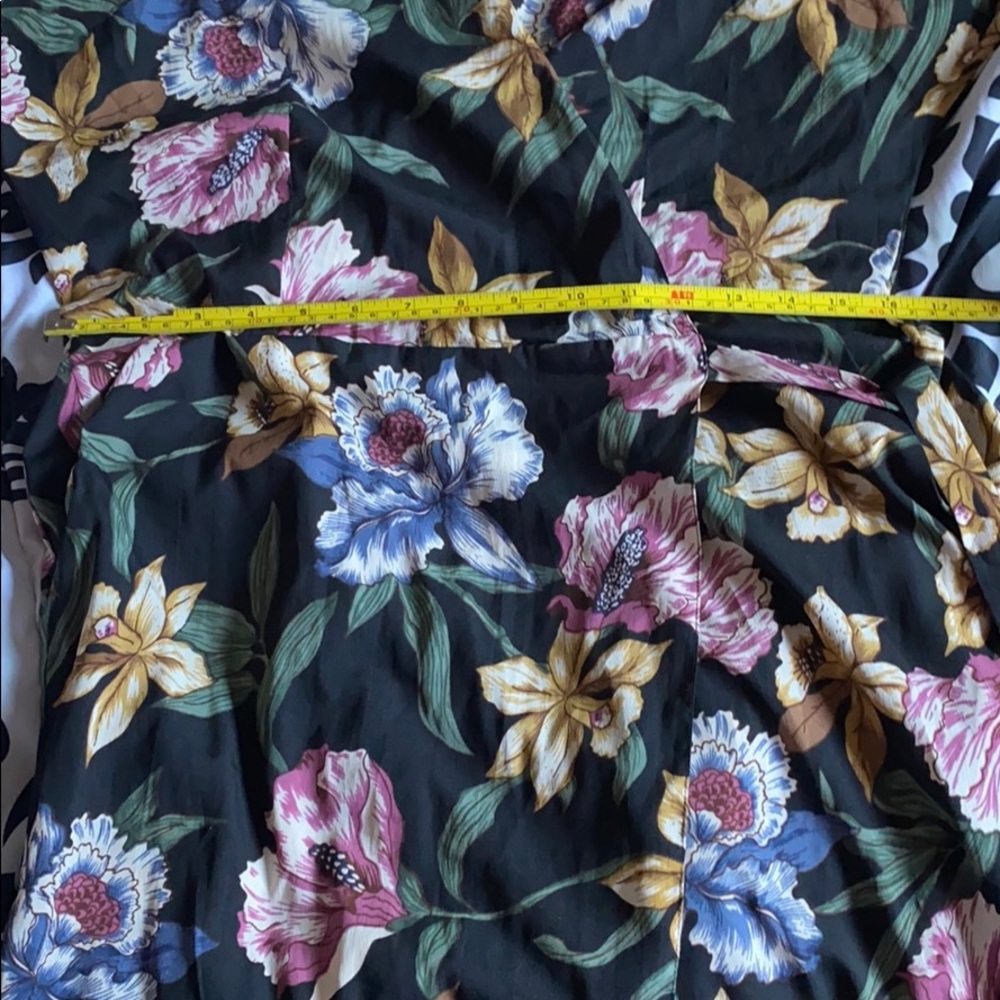 Floral Boohoo Tall Wrap Dress 🌺 - Picture 4 of 7